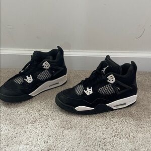 Air Jordan 4 Retro “White Thunder” Basketball Shoes for boys